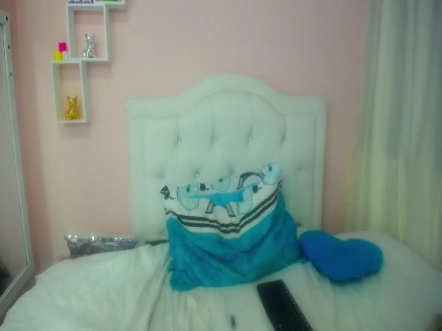 Live sex webcam photo for Petite_camila #287864239