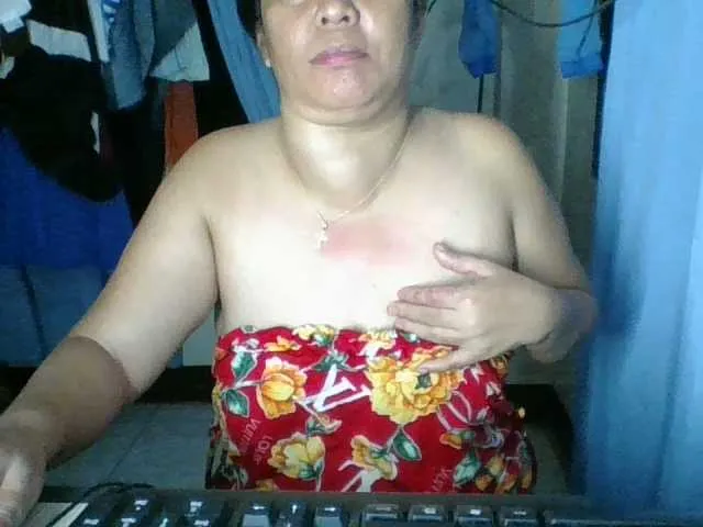 Live sex webcam photo for jelyn87 #240905372