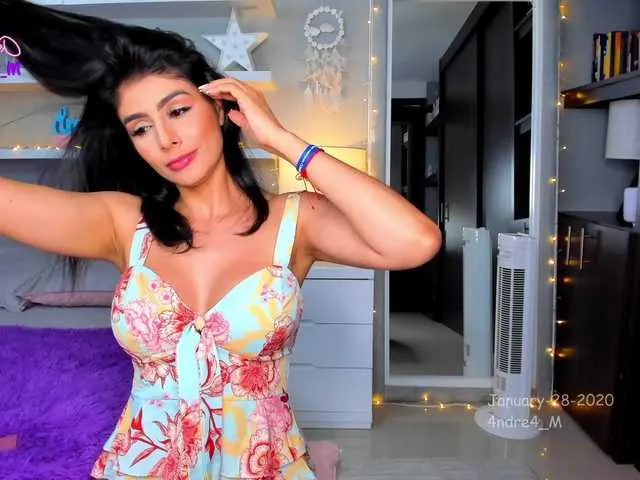 Live sex webcam photo for Meegan #241031192