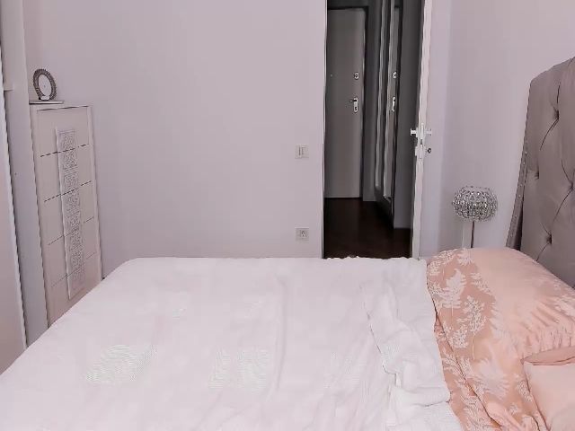 Live sex webcam photo for LenaBae #262154158