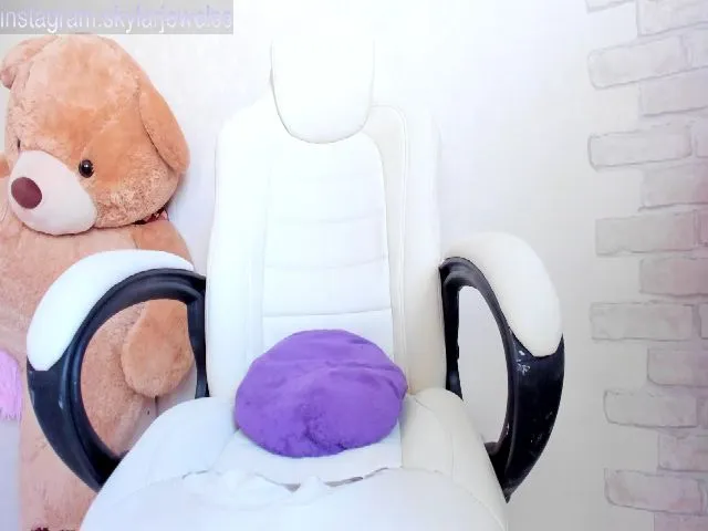 Live sex webcam photo for Sky_Jewels #256832350