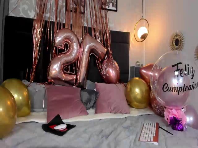 Live sex webcam photo for MarieBass #262188661