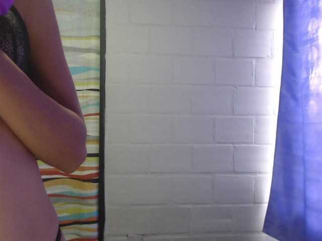 Live sex webcam photo for zoe-barnet #244442936