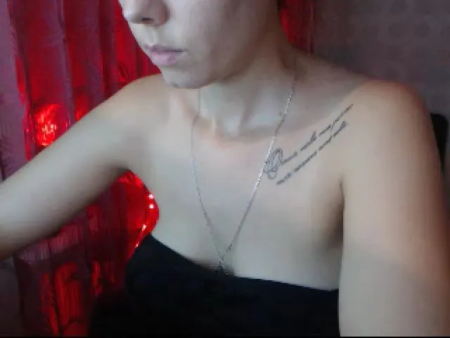 Live sex webcam photo for CloverTesla #255146446