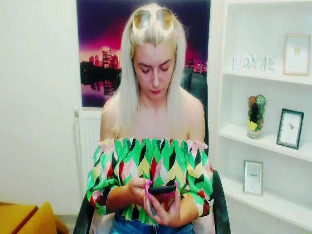 Live sex webcam photo for SoftPleasurex #263525502