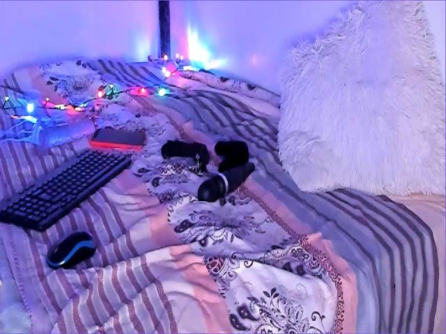 Live sex webcam photo for Lora_Luv #262556067