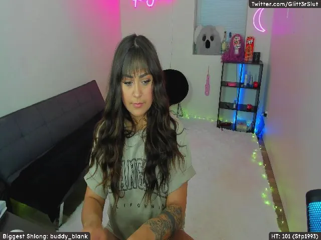 Live sex webcam photo for Glitt3rSlut #258385619