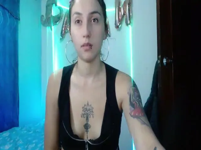 Live sex webcam photo for Hot_skinny_ #253566631