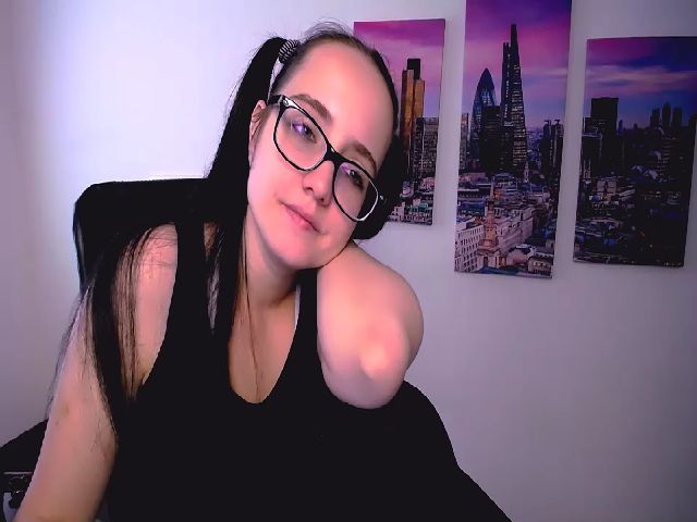 Live sex webcam photo for RebekaJo #263619578