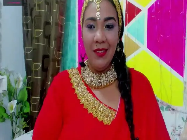 Live sex webcam photo for IndianMama #260148776