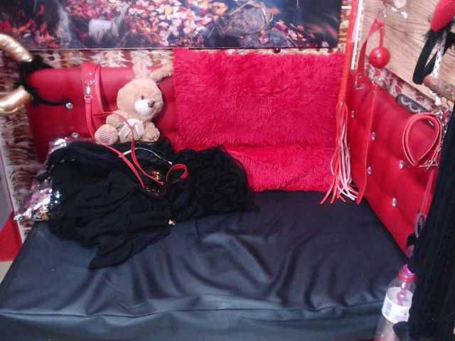 Live sex webcam photo for BIGdirtyslave #241187505