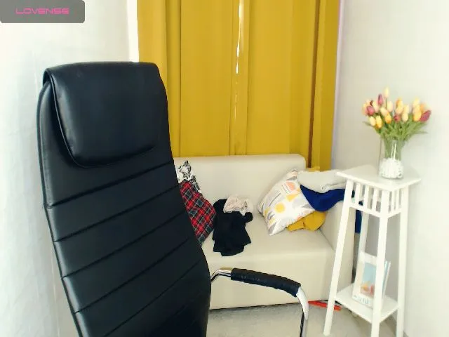 Live sex webcam photo for XJG99 #256792124