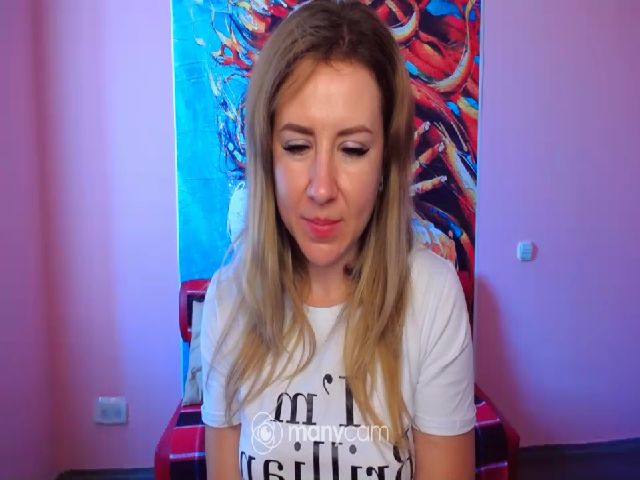 Live sex webcam photo for LoveMe_All #256769736