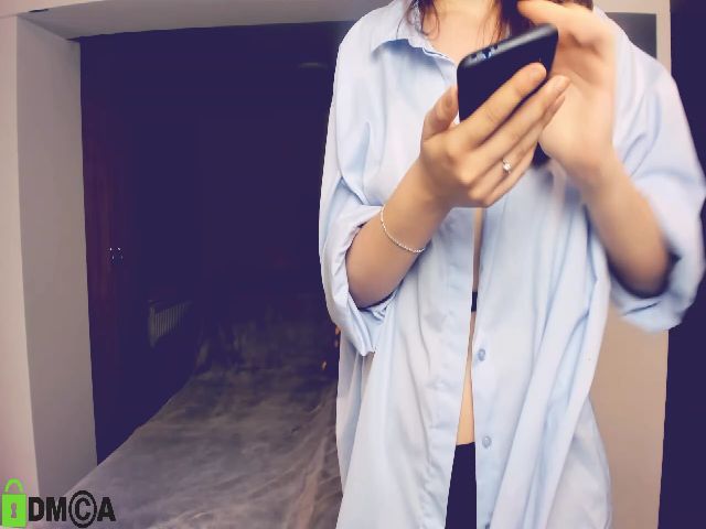 Live sex webcam photo for VellaB #254412211