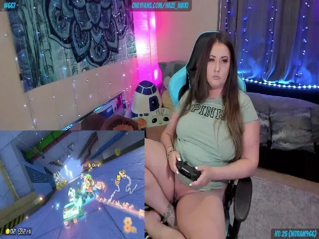 Live sex webcam photo for Nikki_Haze #253342389