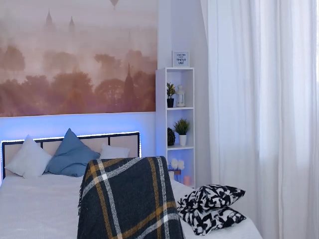 Live sex webcam photo for Eva_Owen #252413618
