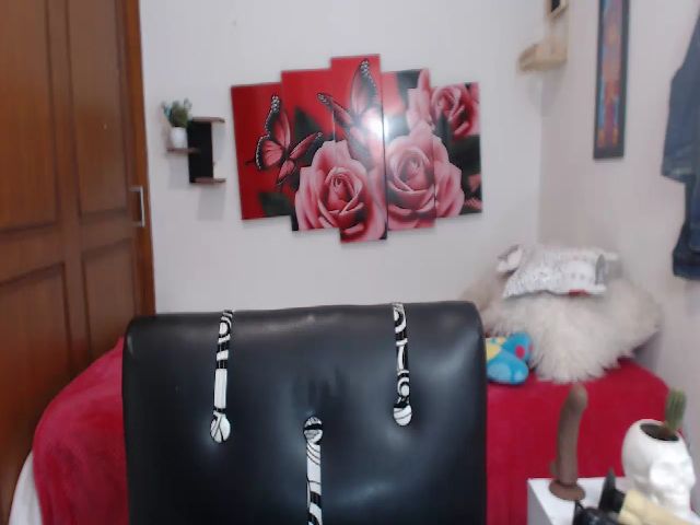 Live sex webcam photo for Catthy_ #253664441