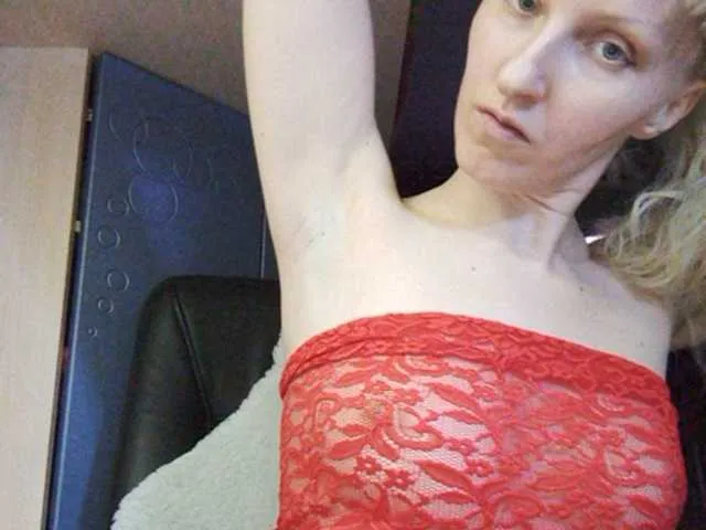Live sex webcam photo for VIPGERL99 #241425660