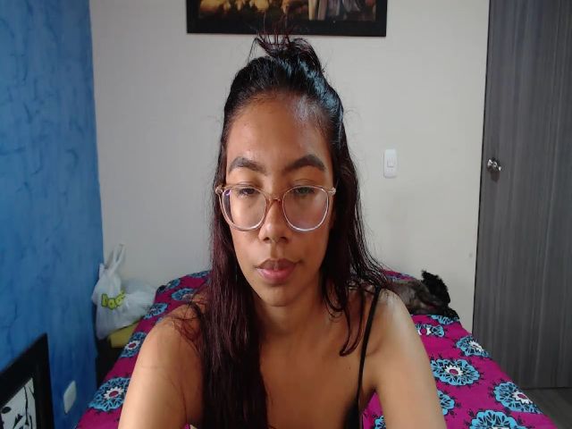 Live sex webcam photo for Kariana_02 #260875461