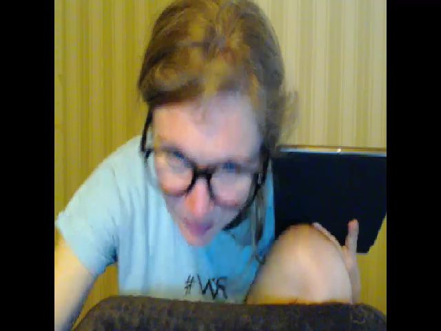 Live sex webcam photo for A_Girlie #253339193