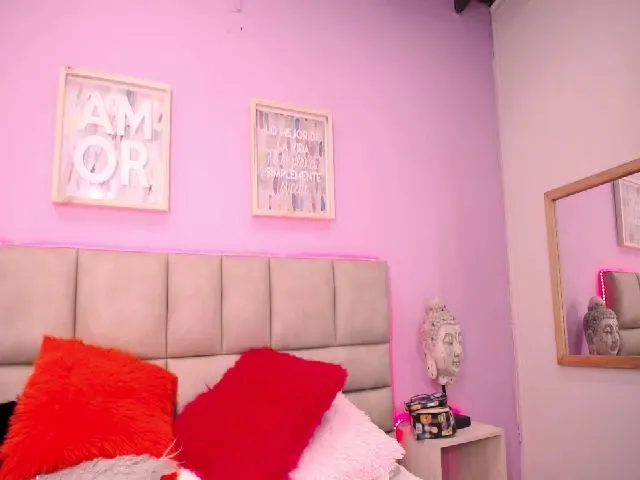Live sex webcam photo for Megan_rauw #263763367