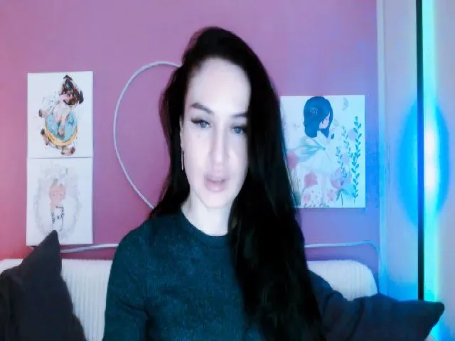 Live sex webcam photo for Lilly_Shine #253287520