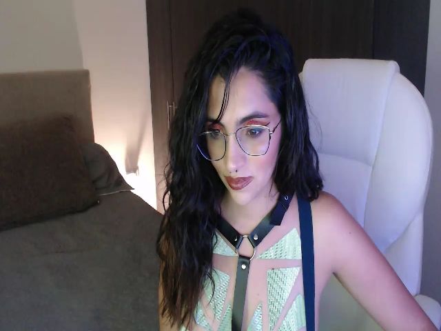 Live sex webcam photo for Amelie_moon_ #257232804