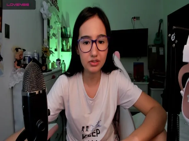 Live sex webcam photo for AnnieJulieth #260397666