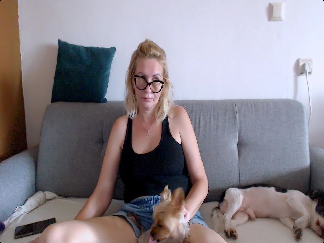 Live sex webcam photo for Stephycute #256223959