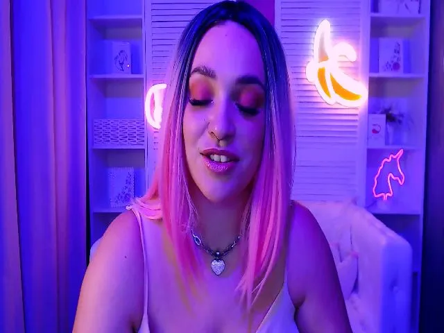 Live sex webcam photo for RosalieAnders #259859386
