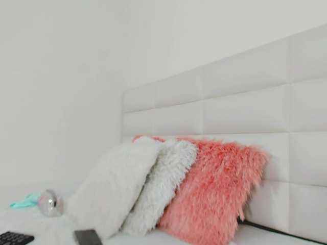 Live sex webcam photo for valerierogers #240977620