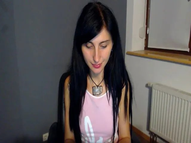 Live sex webcam photo for SnowSpacee #263963226