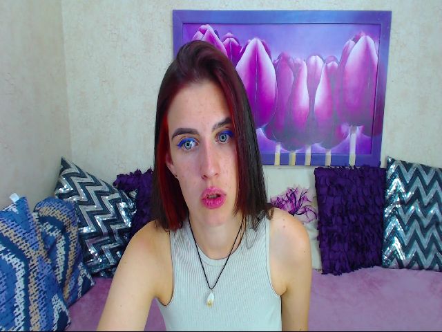 Live sex webcam photo for BlueAbelle #259095220