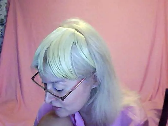 Live sex webcam photo for angelline #261336953