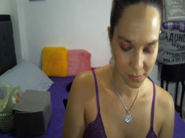 Live sex webcam photo for Sofiahenao #254396097