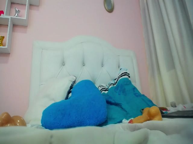 Live sex webcam photo for Petite_camila #287864188