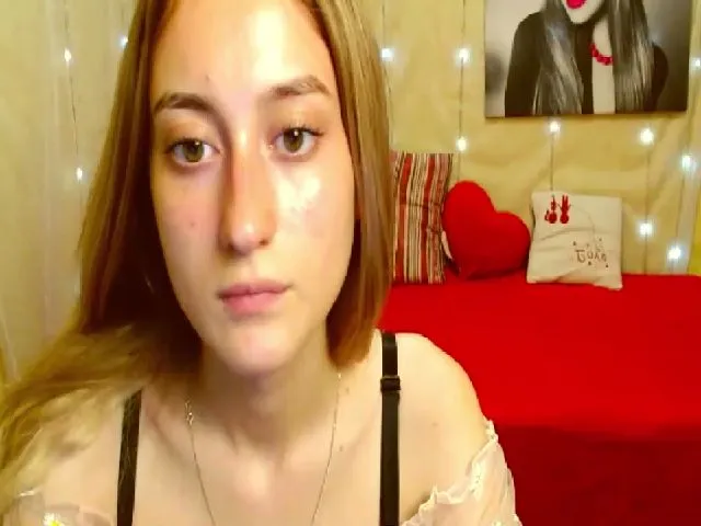 Live sex webcam photo for LinaRum__ #262012402