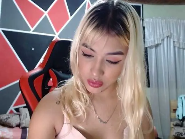 Live sex webcam photo for adri14-1 #258609750
