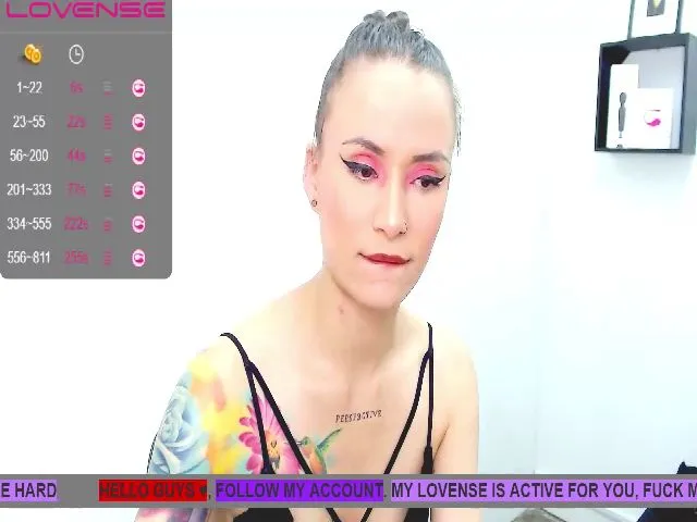 Live sex webcam photo for Avaa22_ #257137485