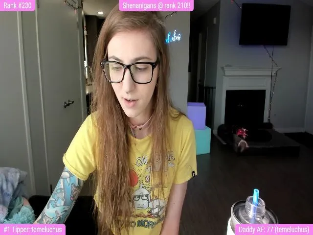 Live sex webcam photo for TheSharkQueen #259656088