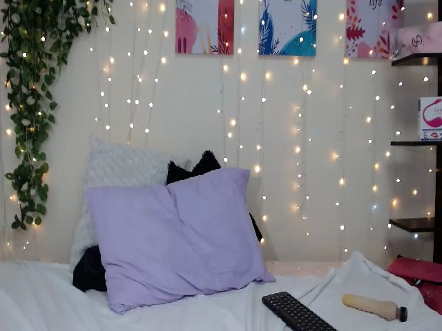 Live sex webcam photo for JOLIE_ABALO #259864741