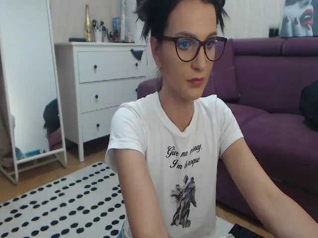 Live sex webcam photo for MiningBee #253248549