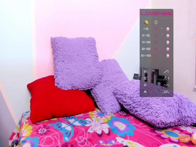 Live sex webcam photo for Violetatoo #253988492