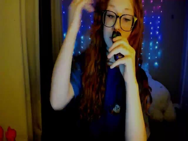 Live sex webcam photo for Haileystormxo #255794392