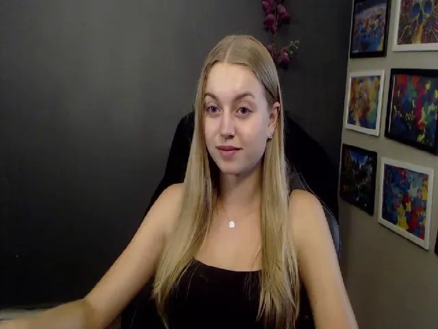 Live sex webcam photo for LUSTerica #253065194