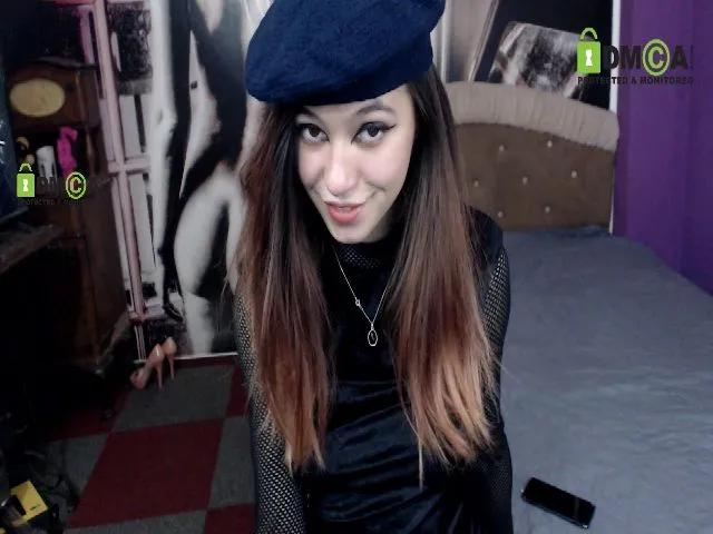 Live sex webcam photo for MisticaMissy #263395185