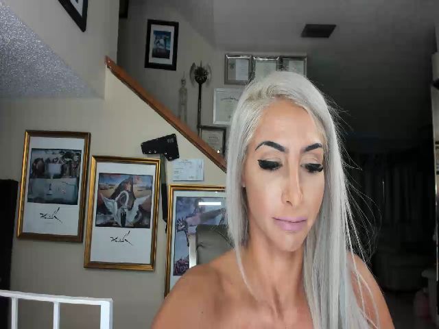 Live sex webcam photo for ADRIANA_FOX #252298114