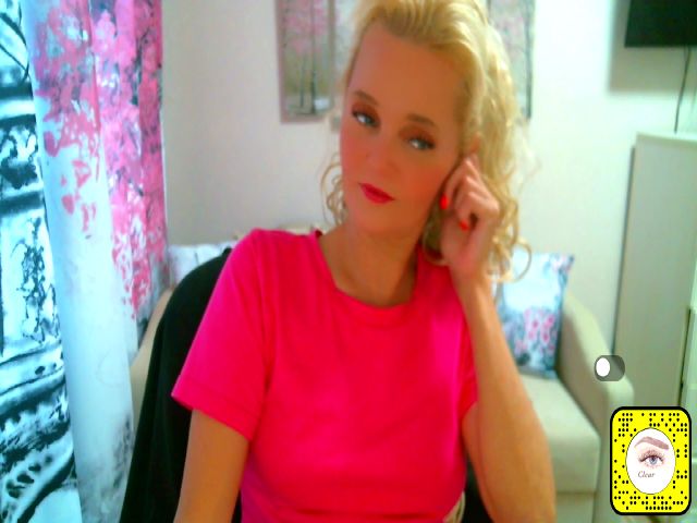 Live sex webcam photo for ChristiRoses #263154472