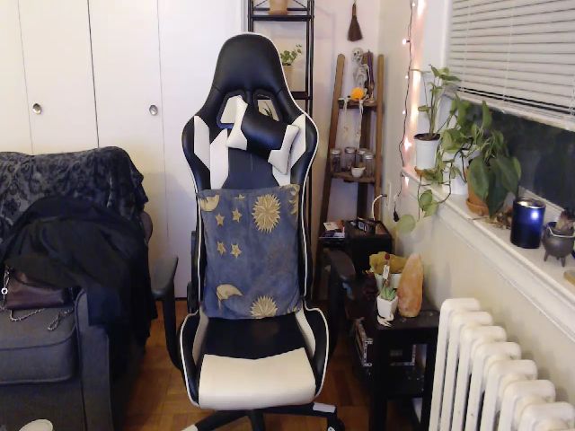 Live sex webcam photo for YourDruidess #253325186