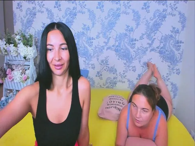 Live sex webcam photo for NikaRysa #254436260